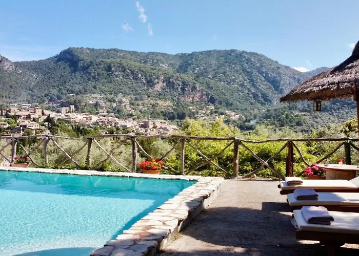 Fabulous Rustic Villa Set On Mountain With Unique Views
