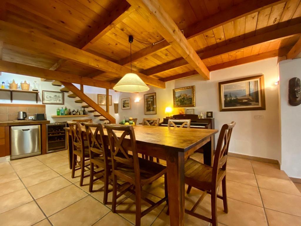 Fabulous Rustic Set On Mountain With Unique Views Valldemossa (Mallorca)