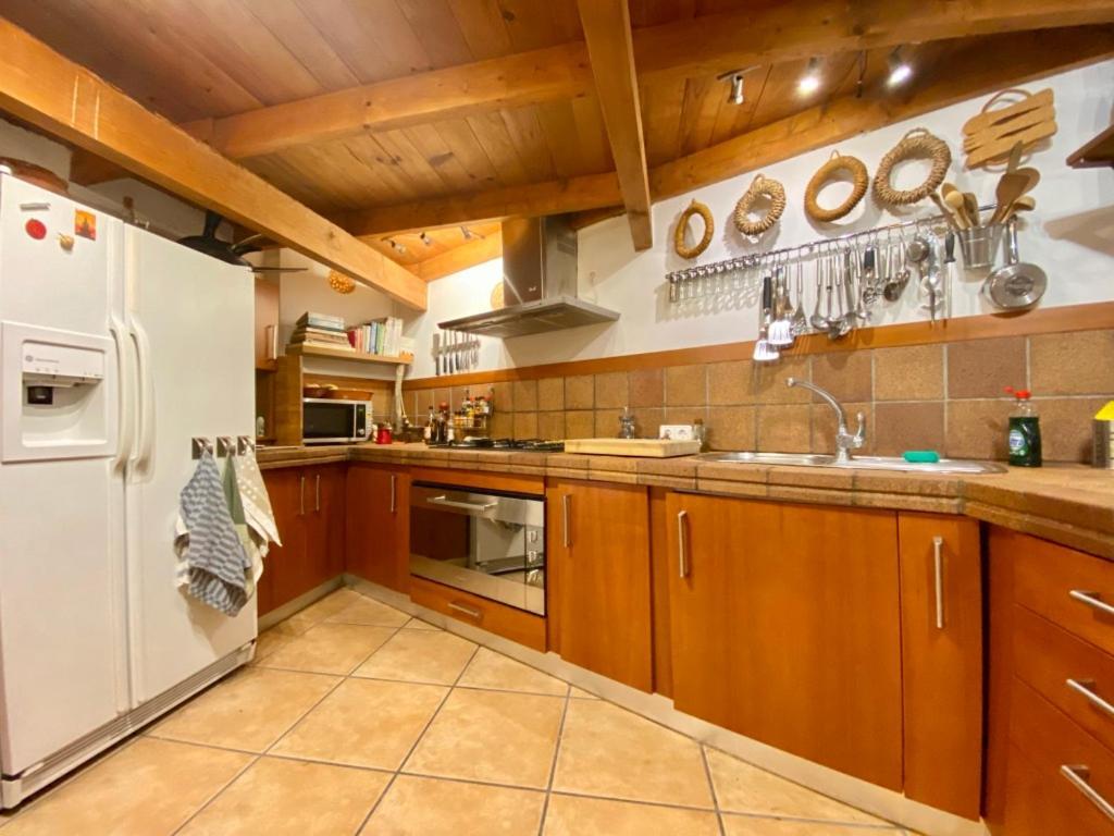 Fabulous Rustic Set On Mountain With Unique Views Villa *