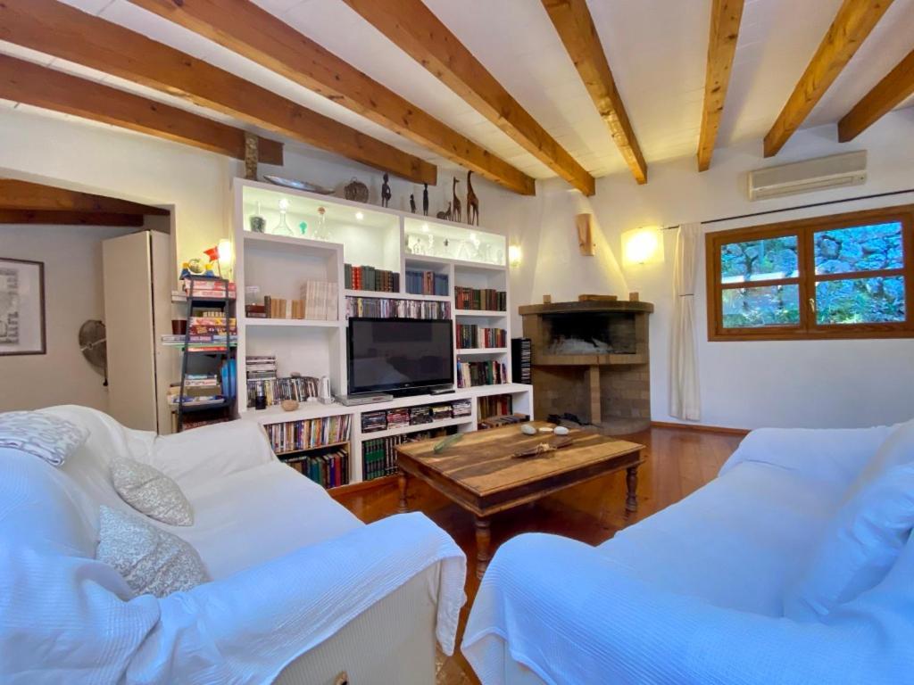 Fabulous Rustic Set On Mountain With Unique Views Villa *